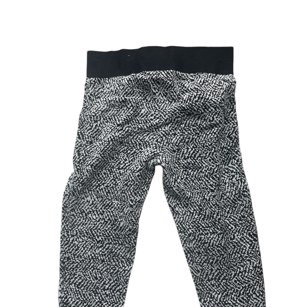 Abercrombie & Fitch Black and White Patterned Leggings - Picture 2 of 5